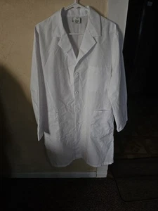 White Lab Coat Size Large 3 Pockets 4 Buttons Unisex Medical Cosplay Costume - Picture 1 of 5