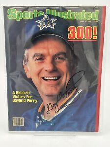 Gaylord Perry Sports Illustrated - May 17, 1982 HOF Mariners IP AUTO VGC RIP!