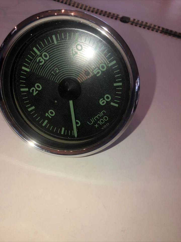 Velocímetro Porsche 356 Pre A VDO fecha estampada 10,56 Foto 1 de 4