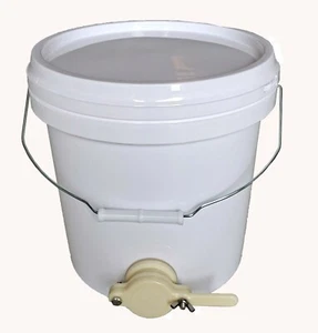Cubo de miel de plástico de grado alimenticio 15 L con cubo de miel puerta de miel - Imagen 1 de 2