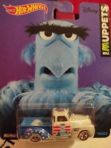 HOT WHEELS Pop Culture THE MUPPETS '52 CHEVY TRUCK 2014 Disney Sam the Eagle