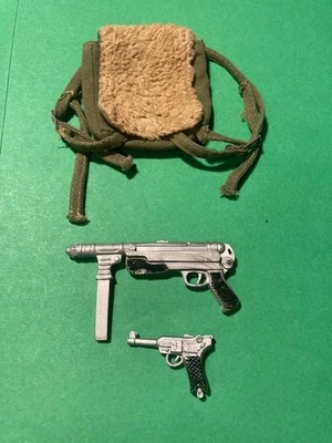 Vintage G.I. Mochila y Luger y ametralladora Joe German Soldier SOTW 1973 Hasbro Foto 1 de 4