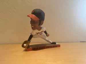 Willie McCovey Bobblehead JR Stretch Drive SAN FRANCISCO GIANTS SF SGA 2011 - Foto 1 di 10