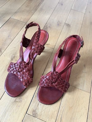 Sandalias Ralph Lauren Rojo Borgoña Tejidas Trenzadas Tacones Talla 8B Hebilla de Cuero Foto 1 de 4