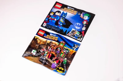 Instrucciones de construcción LEGO 6857 y cómic - Dynamic Duo Funhouse Escape Foto 1 de 4