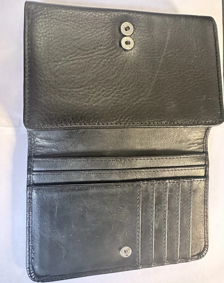 Kenneth Cole Reaction Blk Lady's Tri Fold Leather Wallet/Organizer with zipper - Image 1 of 4
