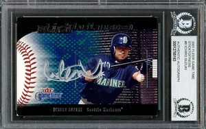 ICHIRO SUZUKI AUTO 2001 FLEER GAME TIME STICKTOITNESS ROOKIE CARD BECKETT 194177 - Picture 1 of 2
