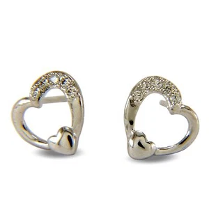 9ct White Gold Small Heart Stud Earrings 10mm Girls Womens lightweight UK Seller - Picture 1 of 4