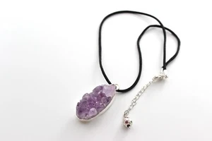 Natürlicher AMETHYST CLUSTER KRISTALL Punkte Silber HANDWERK ANHÄNGER Halskette Heilung - Bild 1 von 6