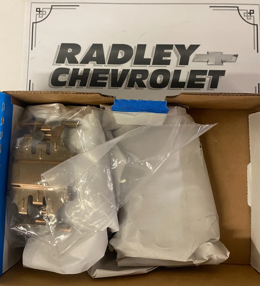 NUEVO GM OEM PASTILLAS DE FRENO - GENERAL MOTORS GMC 84217715 Foto 1 de 1