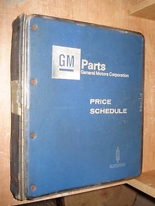 1966-1972 CADILLAC PARTS CATALOG NUMBERS BOOK 71 70 69 68 67 OEM DEALER BOOK - Picture 1 of 8