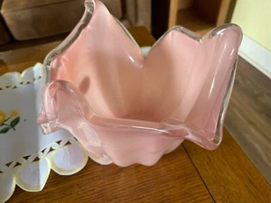 MURANO GROSSE SCHALE ROSA MIT KLAREM, FUNKY & WELLIGEM BESATZ - Bild 1 von 3