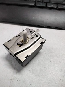 Parte del interruptor de secadora # 234d2265p002 - Imagen 1 de 2