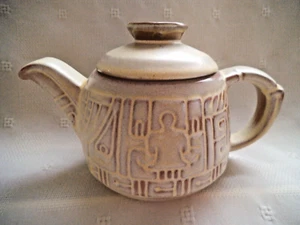 VTG FRANKHOMA WHITE SAND MAYAN AZTEC SMALL TEAPOT 7” ~ EUC - Imagen 1 de 5
