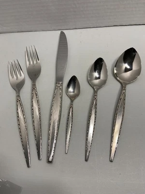 Cubiertos de acero inoxidable Oneida Community Venetia - 8 x 6 piezas ajuste de lugar 48 Foto 1 de 4