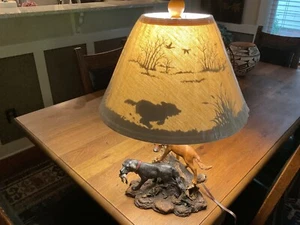 Black & Golden Labrador Retriever Hund Harz Tischlampe mit Silhouette Schirm - NEU - Bild 1 von 6