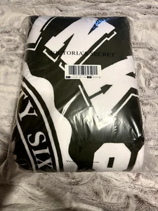 Victoria's Secret PINK Green Vintage 1986 Logo Sherpa Blanket 60"x72" NIP - Picture 1 of 8