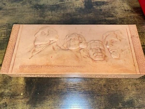 Vintage GUILDKRAFT KRAFT CARMELS BOX MOUNT RUSHMORE MEMORIAL - Picture 1 of 6