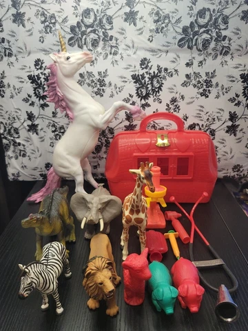 15 Vtg Rare 50s Eppy Transogram Toys 90s Safari Ltd Dinosaur Mythical 00s Toys Cover