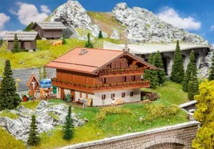 Alpenhaus Chiemgau, Faller Bausatz Miniaturwelten H0 (1:87), Art. 191745 - Picture 1 of 3