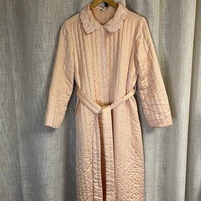 De Colección Eve Stillman Original Melocotón Mujer Acolchado Satén Albornoz Borde Ojales Pequeño Foto 1 de 4