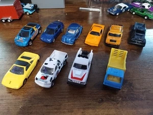 Random Lot Of 10 Loose Maisto Cars & Trucks W/ Some Vintage - Picture 1 of 3