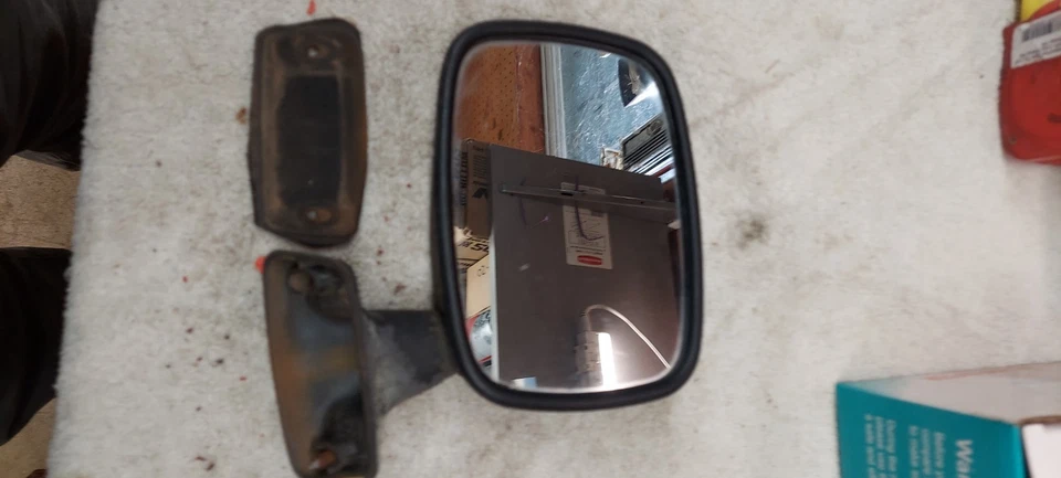 Used Oem Left Mirror Drivers Side For 79-83 Toyota Pickup - Изображение 1 из 4
