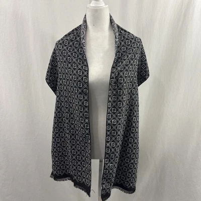 Avores NWT Scarf With Geometric Pattern Black & White Pattern Trendy Foto 1 de 4