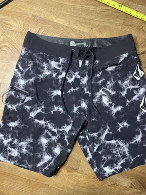 Volcom Board Shorts Mens 32 Black White Mod-Tech REPREVE Surf Mod tech - Image 1 of 4