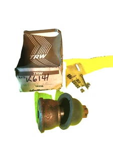 NORS LOWER BALL JOINT TRW K6141 FOR 1971-92 GM FULL SIZE CARS & TRUCKS CHEV,PONT - Picture 1 of 1