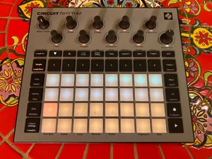 Novation Circuit Rhythm Groovebox - Bild 1 von 4