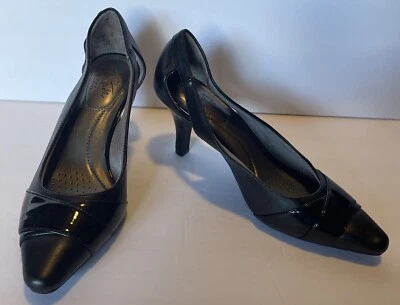Life Stride Soft System Black Patent Pumps heels Shoes sz 7 EUC! - Image 1 of 4