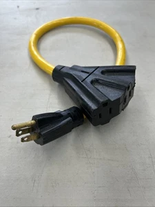Woods Heavy duty outdoor 2 foot triple outlet cord - Picture 1 of 4