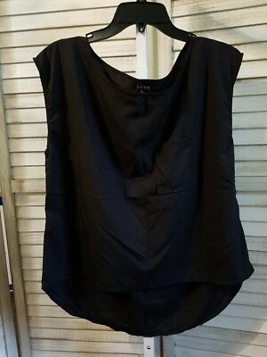 Blusa Hype para mujer talla grande negra sin mangas pulóver delgada sedosa bolsillo frontal  Foto 1 de 4