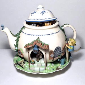 Enesco Teapot Bungalow Illuminated Deluxe Action Music Box - Imagen 1 de 12