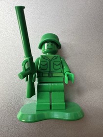 Lego Minifigure CMF Disney Toy Story Green Army Man toy001 W Rifle and Stand