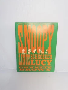 The Colorful World of Snoopy Linus Lucy and Charlie Brown Colouring Book 1950s - Bild 1 von 9