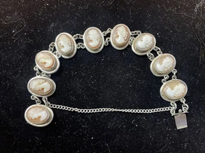 VINTAGE STERLING SILVER CAMEO BRACELET (B11-5) - Picture 1 of 12