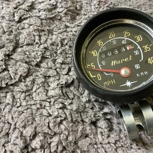 Raro tachimetro bici o ciclomotore Huret vintage numeri oro - Foto 1 di 9