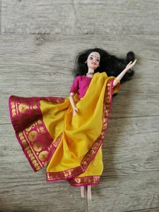 Barbie 1987 - Dolls Of The World - Barbie In India, gelber Sari - Bild 1 von 8