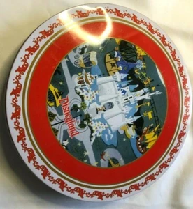 Disneyland Resort 2007 Christmas 4 Metal Plates And Tin - Picture 1 of 4