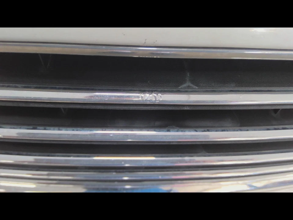 Used Front Bumper Assembly Front fits: 2019 Ford Fiesta SE w/o rocker mouldings Foto 1 de 4