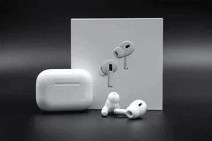Airpods Pro 2ème génération avec étui de charge sans fil (USB-C) - Photo 1 sur 8