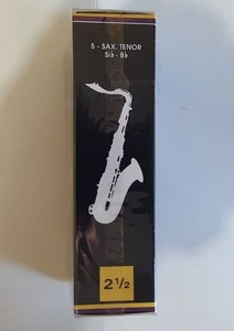 VANDOREN TRADITIONAL 2.5 TENOR SAX REEDS