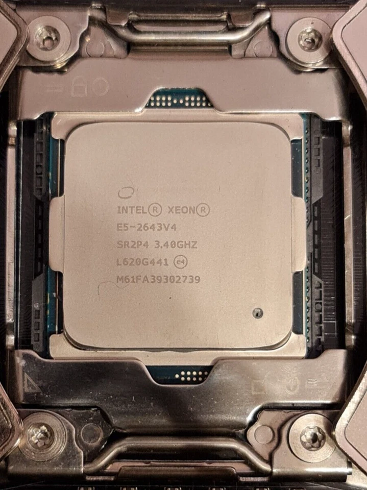 Intel Xeon E5-2643 V4 SR2P4 3.4GHz-3.7GHz 20MB 6C 12T 9.6 GT/s 135W CPU 2011-3 - Image 1 of 1