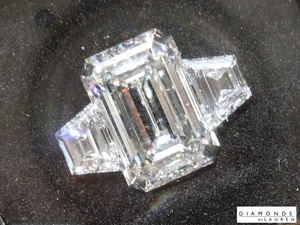 Anillo de diamantes cultivados en laboratorio corte esmeralda 10,01 quilates F VVS2 R10952 diamantes de Lauren - Imagen 1 de 10
