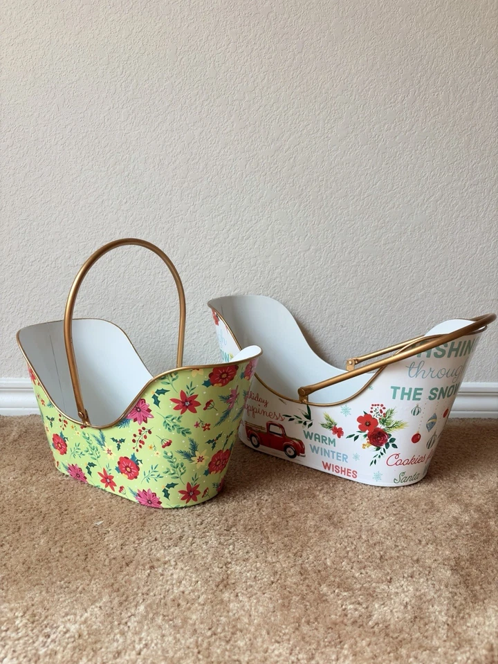 Pioneer Woman Metal Holiday Basket w/Handle 7" " " Vintage white