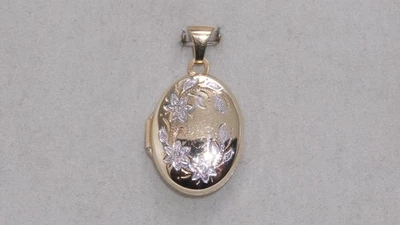 Pre-Loved 9carat 9k Yellow & White Gold Floral Oval Locket 1.2 grams - Image 1 of 4