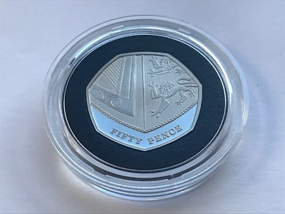 Simply Coins~ 2017 PREMIUM PROOF SHIELD 50P FIFTY 50 PENCE COIN - Image 1 of 4