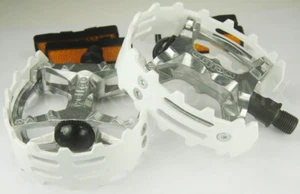 Wellgo XC-II style bear trap alloy BMX bicycle pedal 9/16" WHITE - Picture 1 of 1